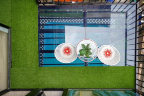 Almor Hostel With Pool in right center